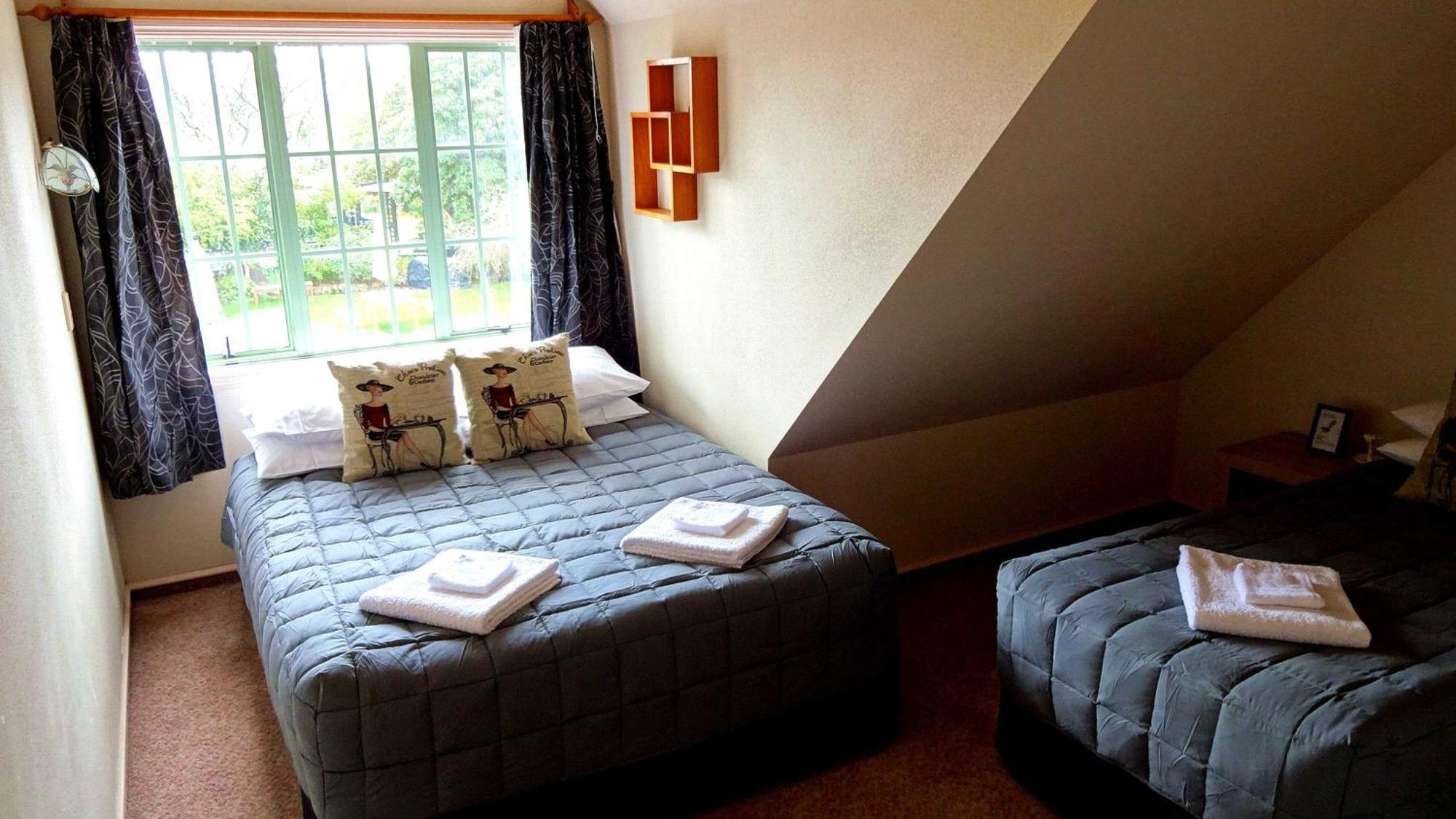 Rotorua Coachman Spa Motel Room photo